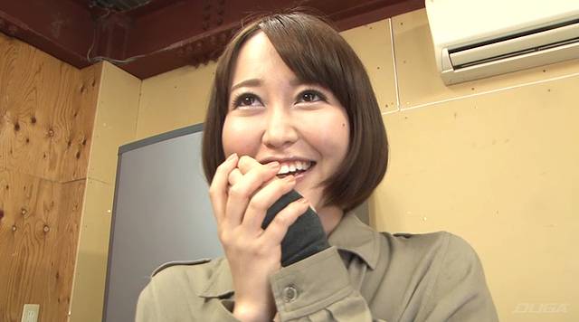 生まれて初めての金蹴り2 金玉蹴られて嬉しいんですか?010