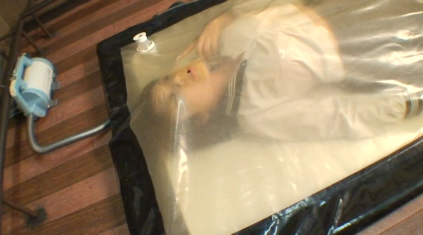 バキュームベッド女子校生 001
