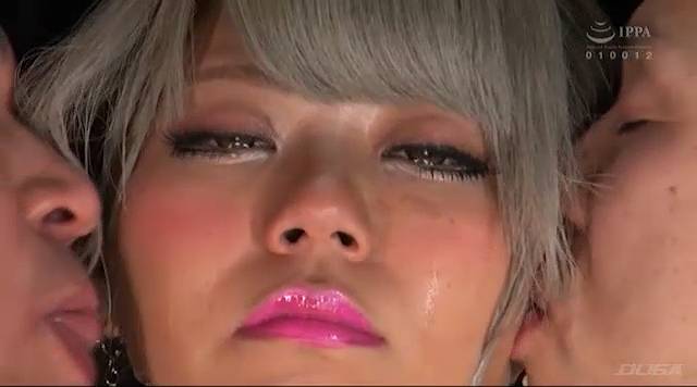 ギャルのお顔をベロベロ舐めたい 丸山れおな オジさん達の顔舐めを拒絶する生意気ギャル-007